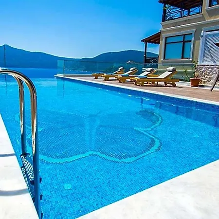 Sleeps 14 Pool Air Con Wifi